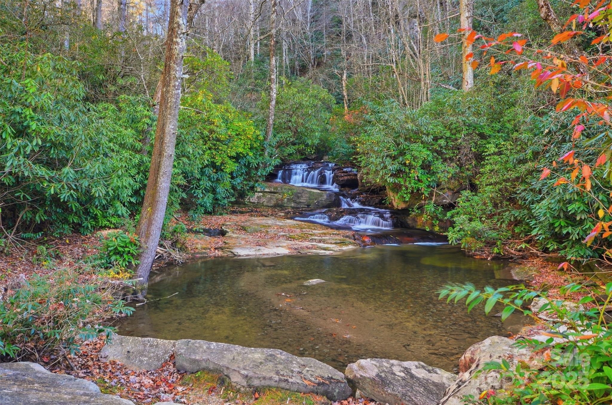 Round Mountain Falls - Land