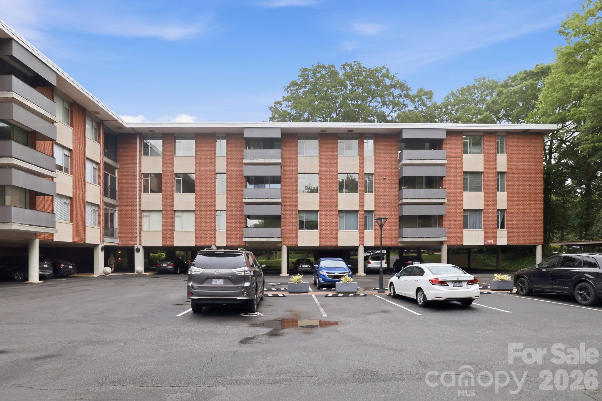 Queens Towers - Residential