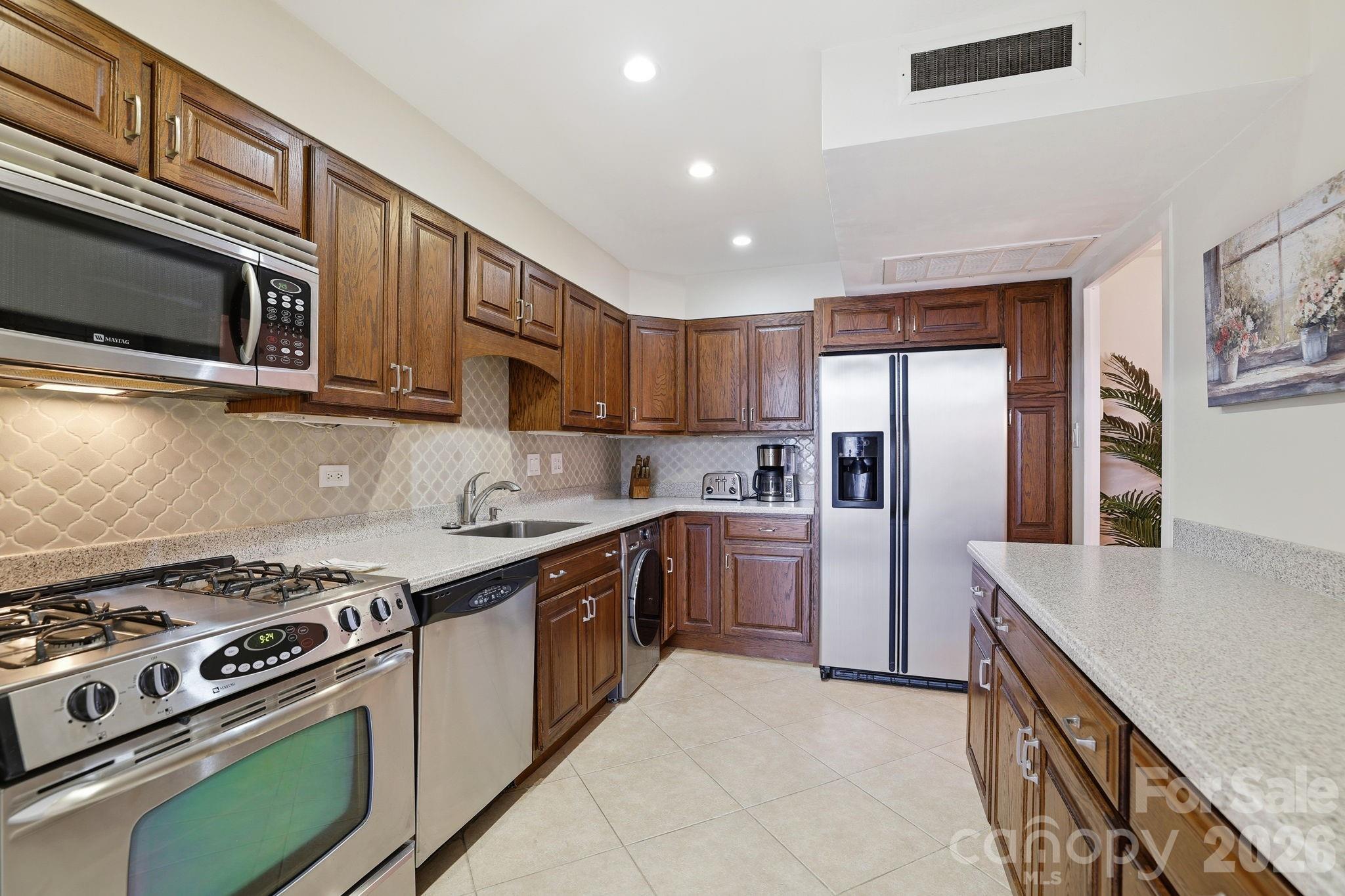 Queens Towers - Residential