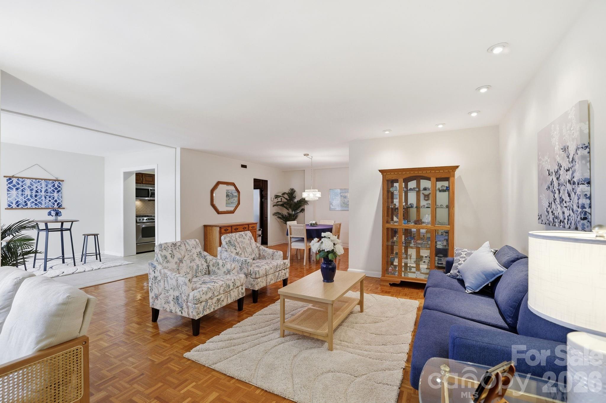 Queens Towers - Residential