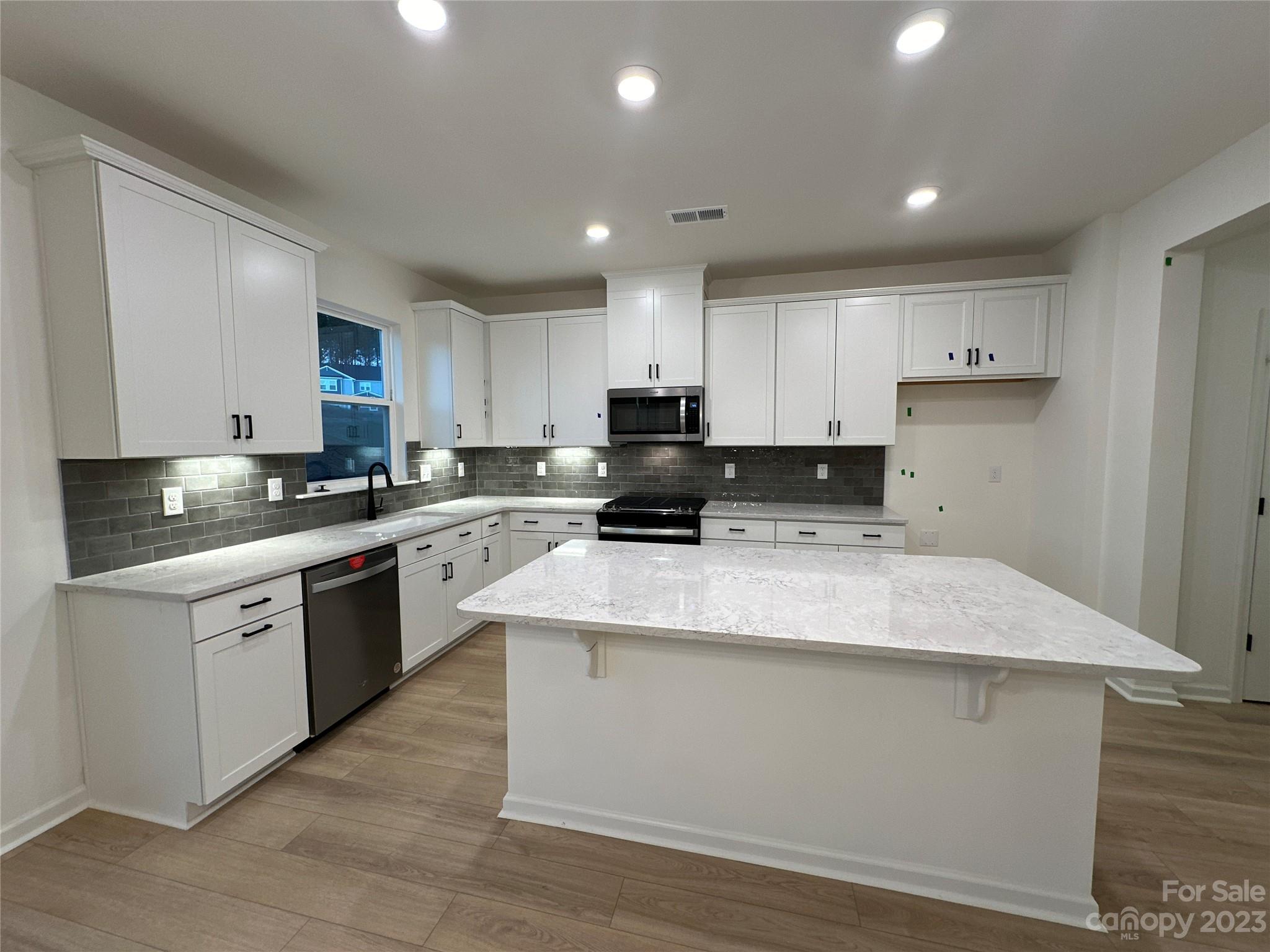 Bella Vista - Residential