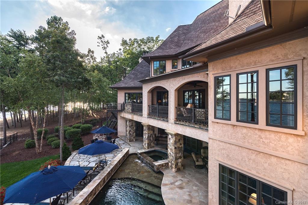The Peninsula - Residential
