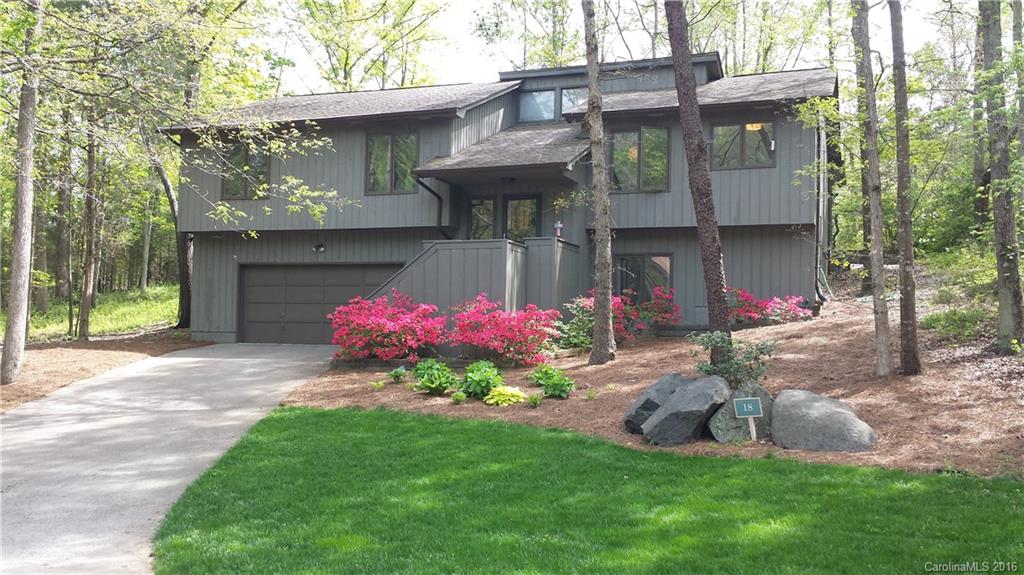 Awesome home in a private cul de sac in River Hills. Enjoy the security of a gated community on the shores of Lake Wylie. Newly refinished hardwood floors, open floor plan, huge den area and sunroom overlooking wooded lot.