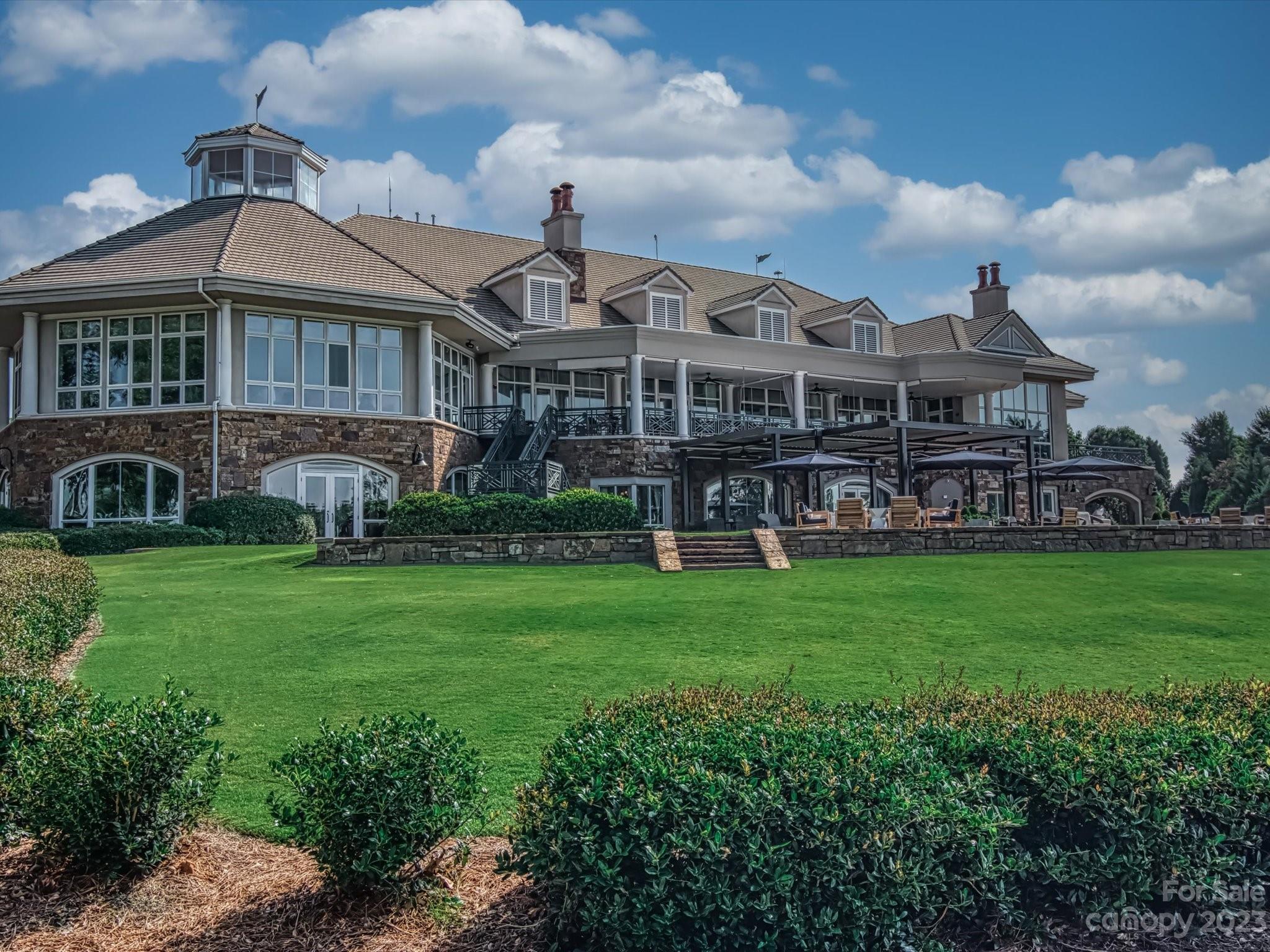 The Peninsula - Residential