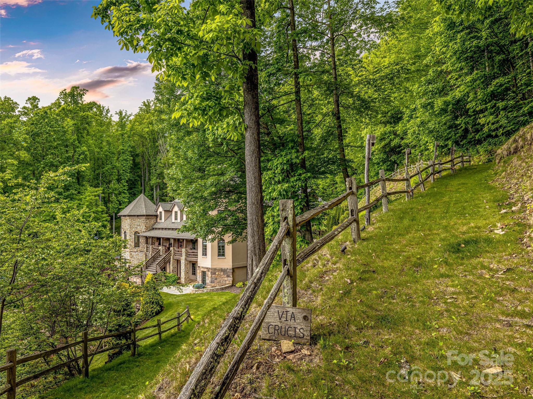 FIE TOP WOODLANDS - Residential
