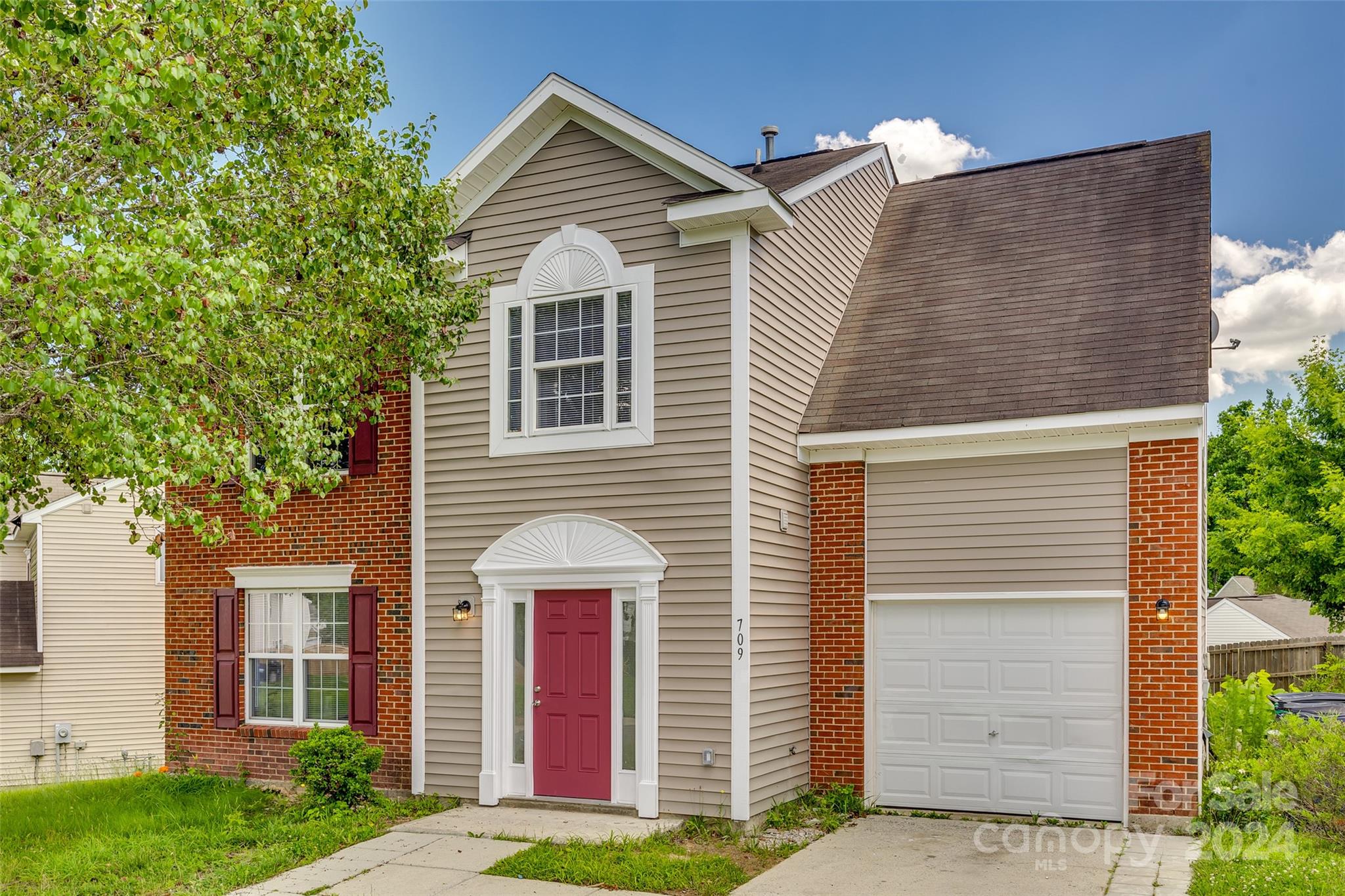This updated gem nestled in the Sadler Ridge neighborhood is a must-see! With its captivating open-concept design, this property boasts 3 bedrooms and 2.5 bathrooms, offering the perfect blend of style, comfort, and convenience. Schedule your tour today!