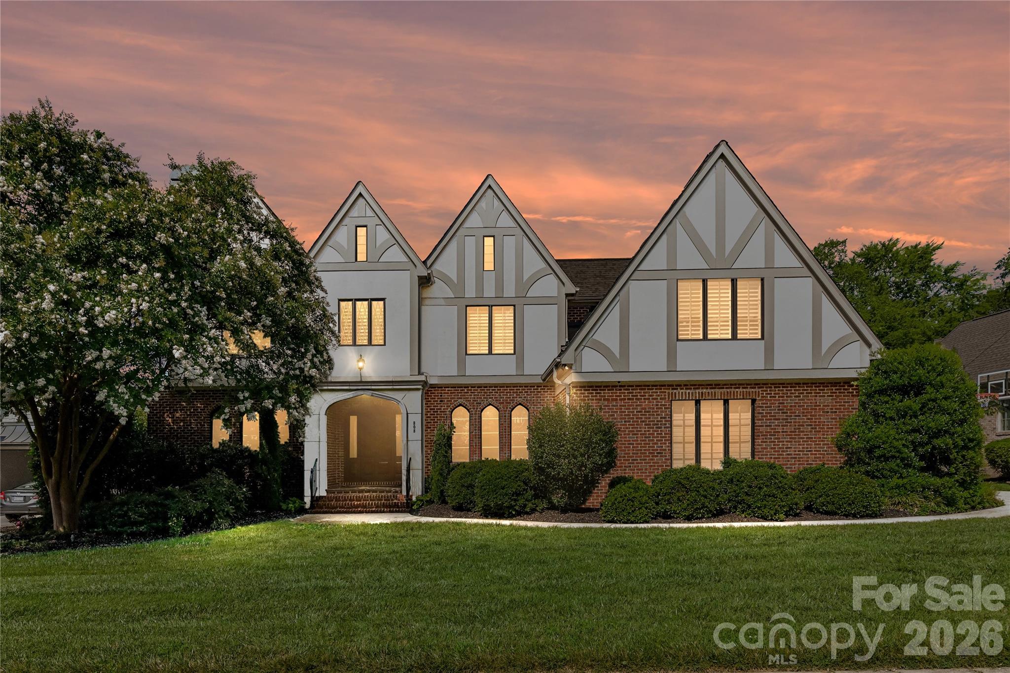 Jordan Manor - Residential