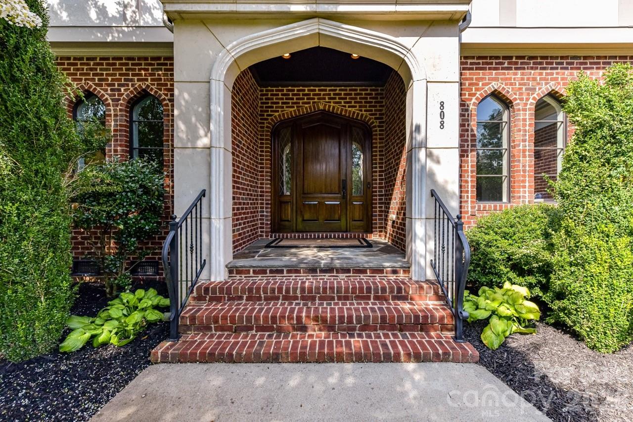 Jordan Manor - Residential