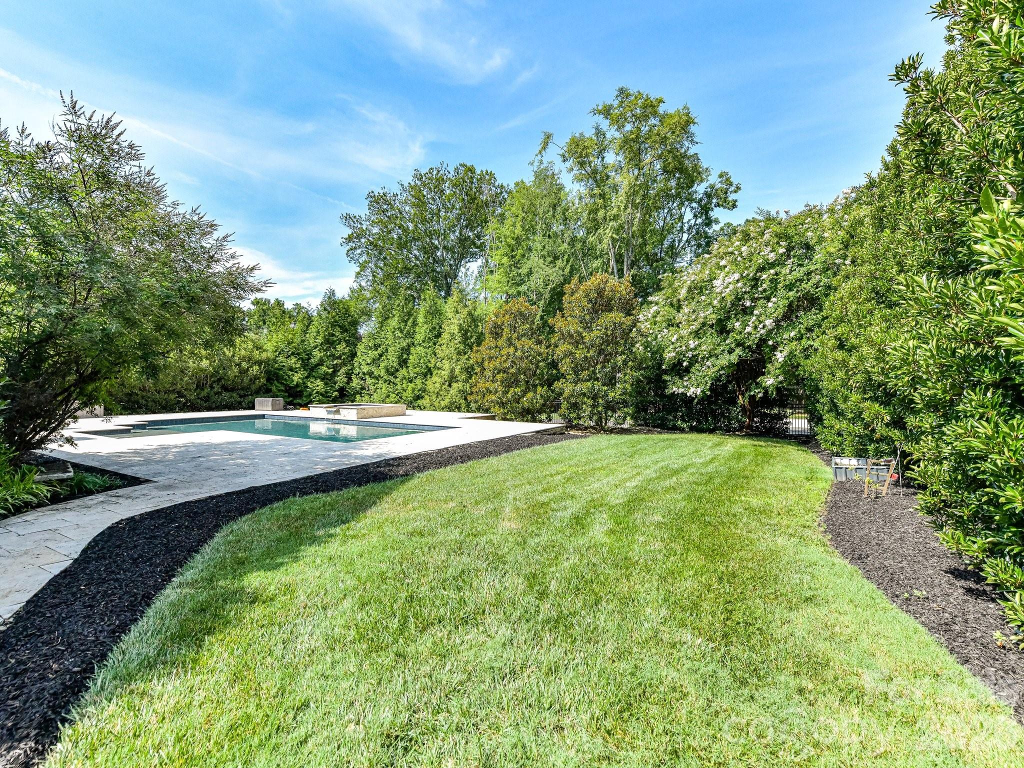 Jordan Manor - Residential