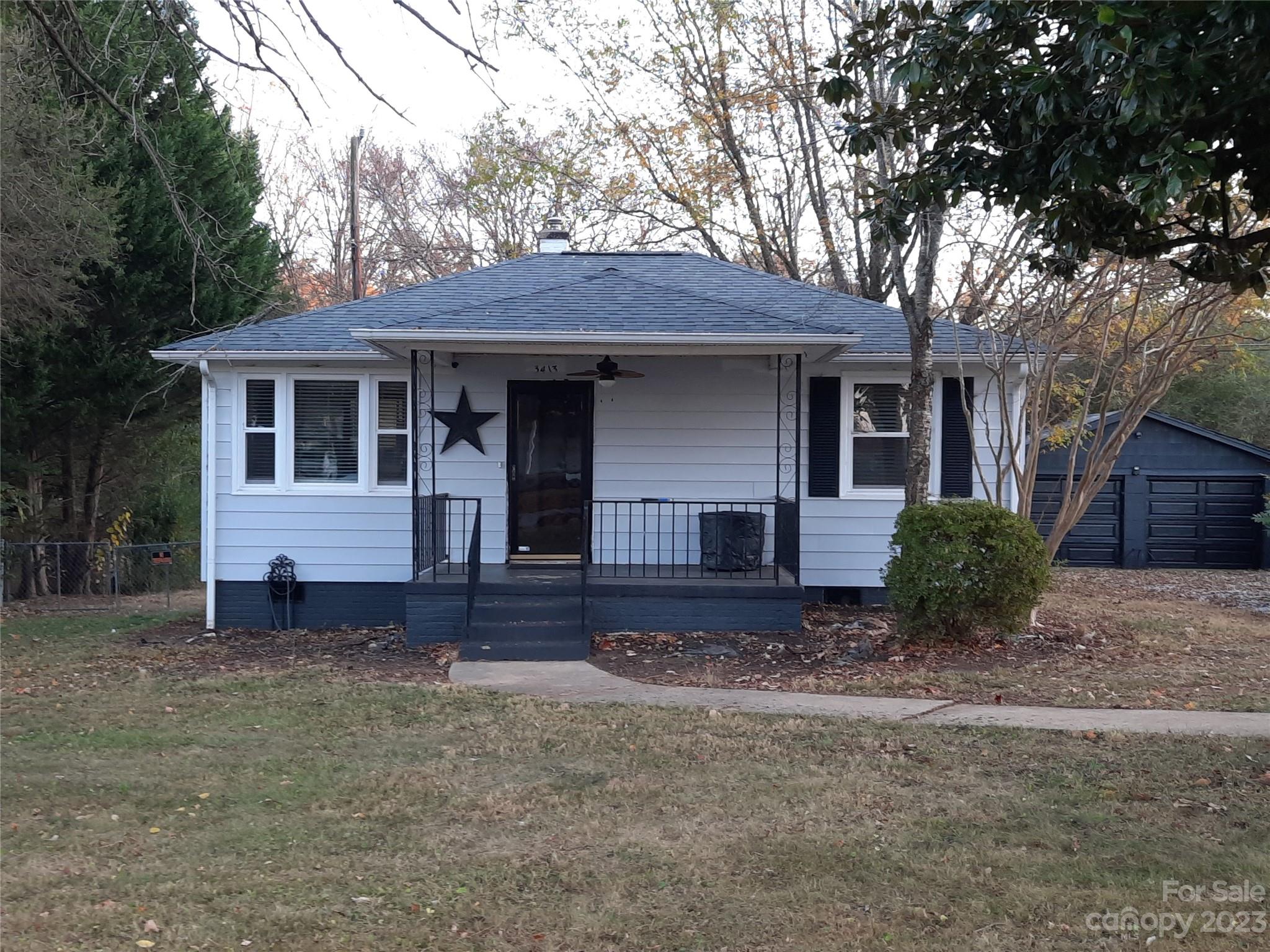 MOTIVATED SELLER! COME VIEW THIS PROPERTY BEFORE IT'S TOO LATE.
This adorable home is move-in ready! New stainless-steel appliances in 2021. A large 2 car detached garage with new doors and openers. New Roof in 2021. Large backyard. Hardwood Floors. Replacement Windows. New Rinnai Hot Water Heater in 2023! 
This is a lovely starter home.
The large private backyard has many possibilities for entertaining family, friends, and a family pet. Walking distance to the City of Longview Park for the kiddos to play.
Located on a quiet street convenient to the Hickory Airport, Downtown Hickory, Hwy 321 and I-40.