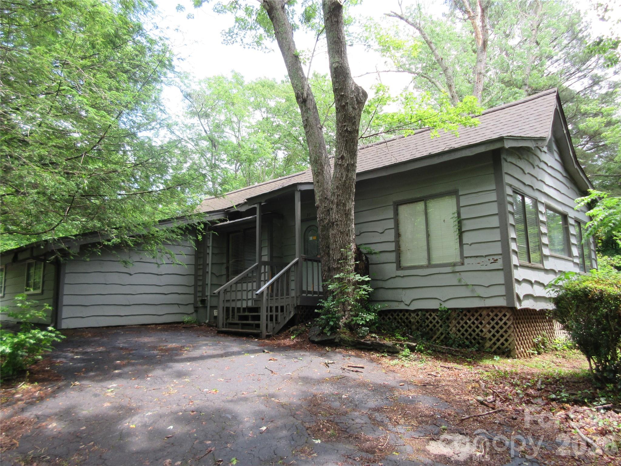 This great home is conveniently located between Columbus and Tryon.  3 bedrooms and 2 baths located on a large corner lot. Large family room and rear porch.
