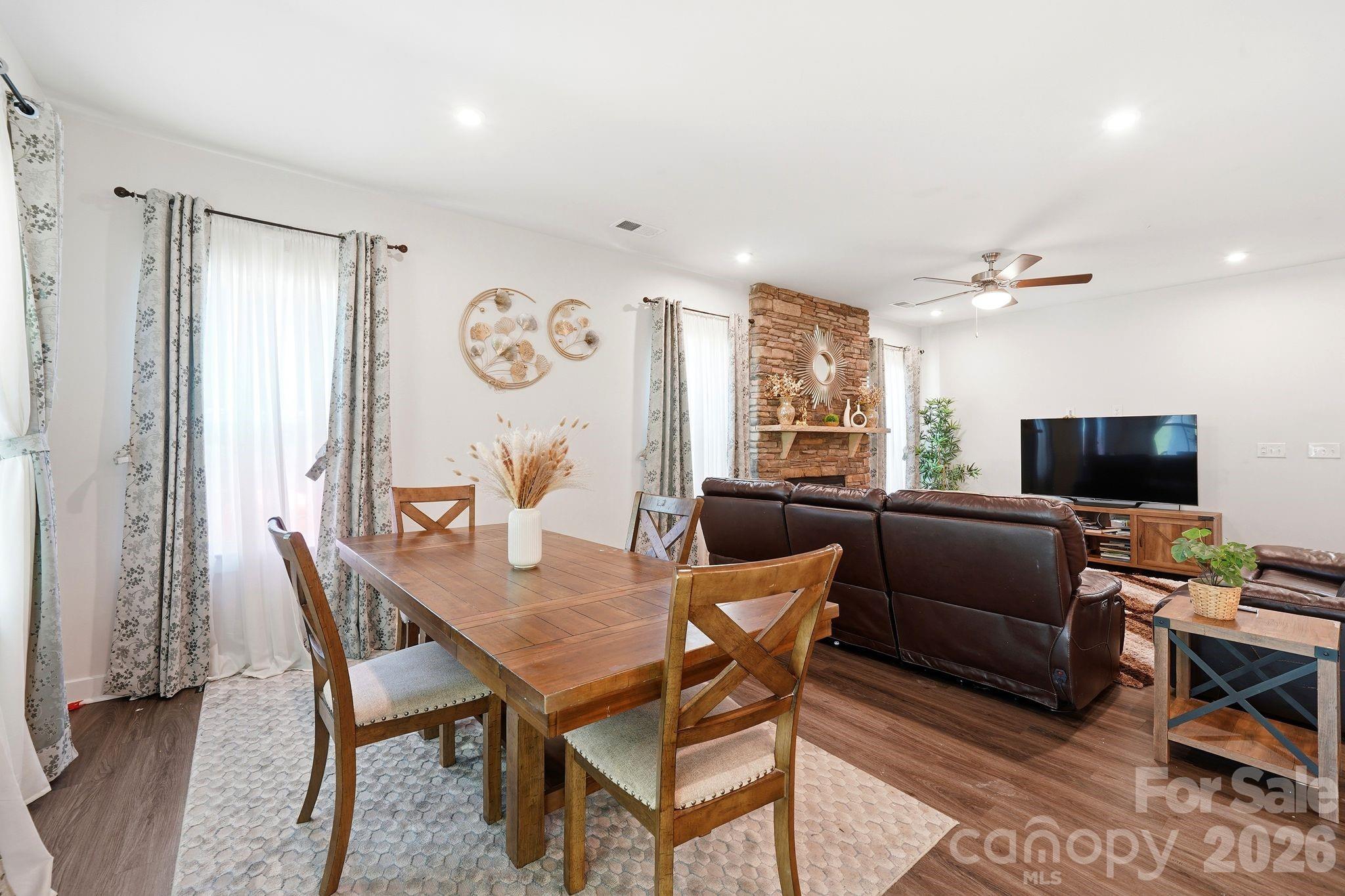 Holcomb Woods - Residential