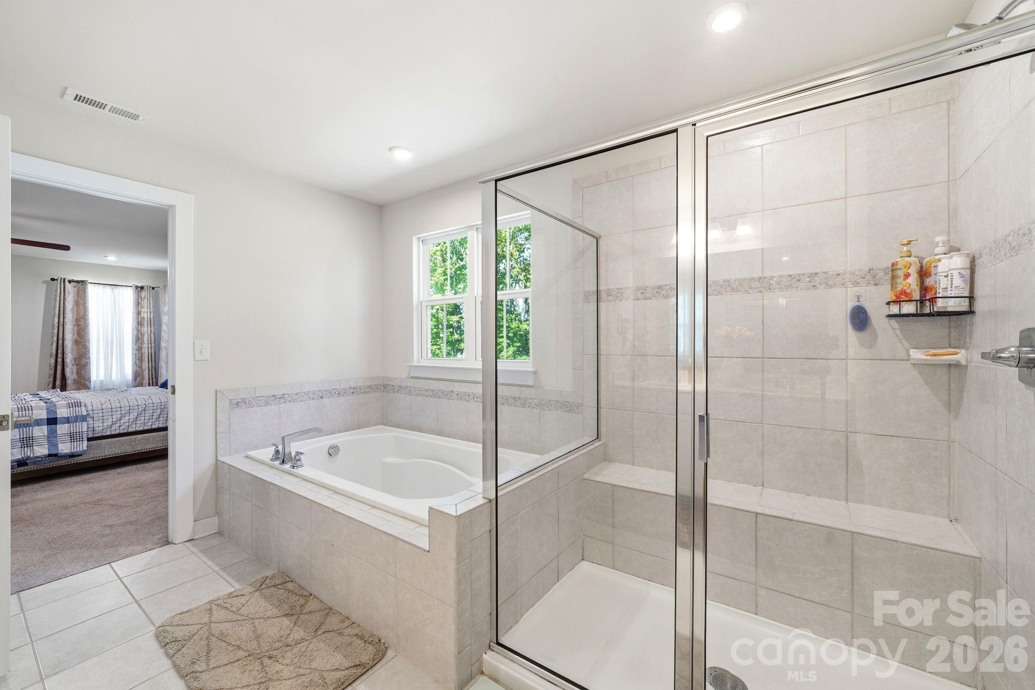 Holcomb Woods - Residential