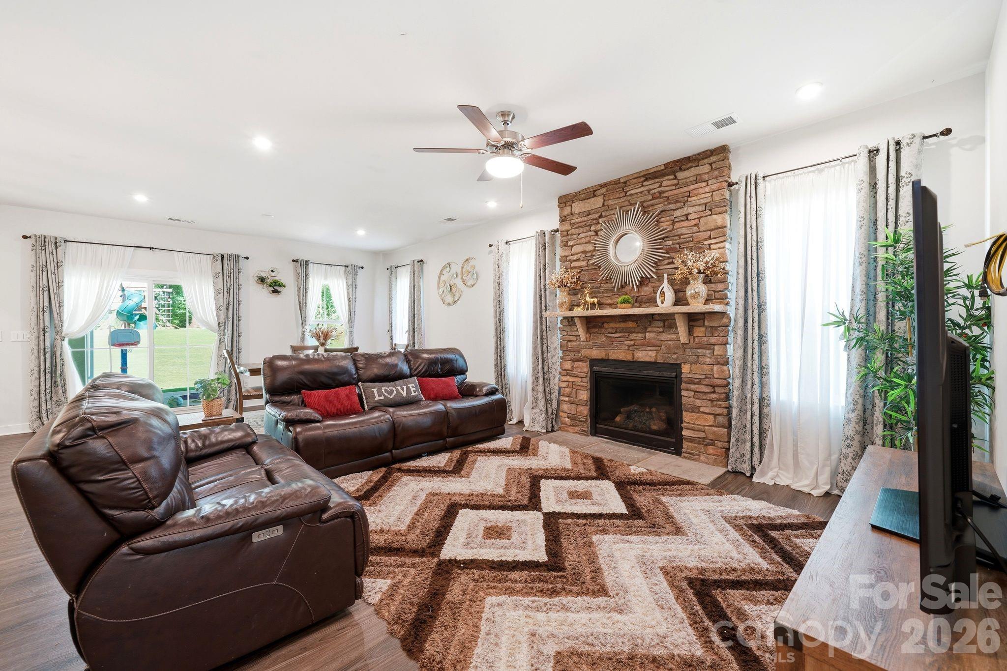 Holcomb Woods - Residential