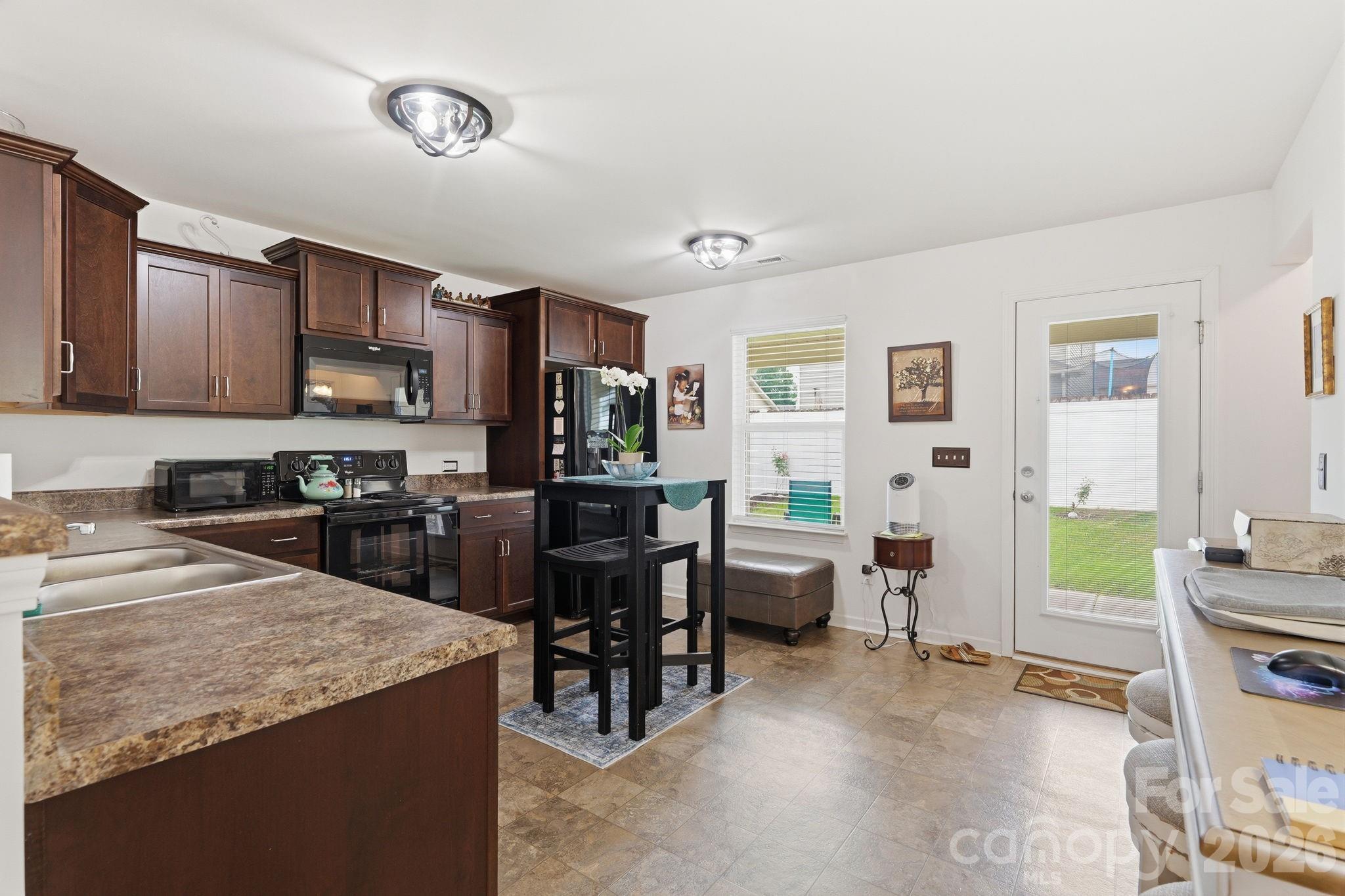 The Oaks Of Landis - Residential