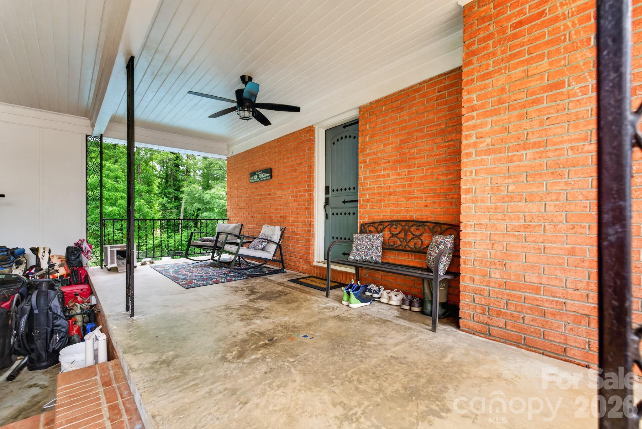 Houser Pines - Residential