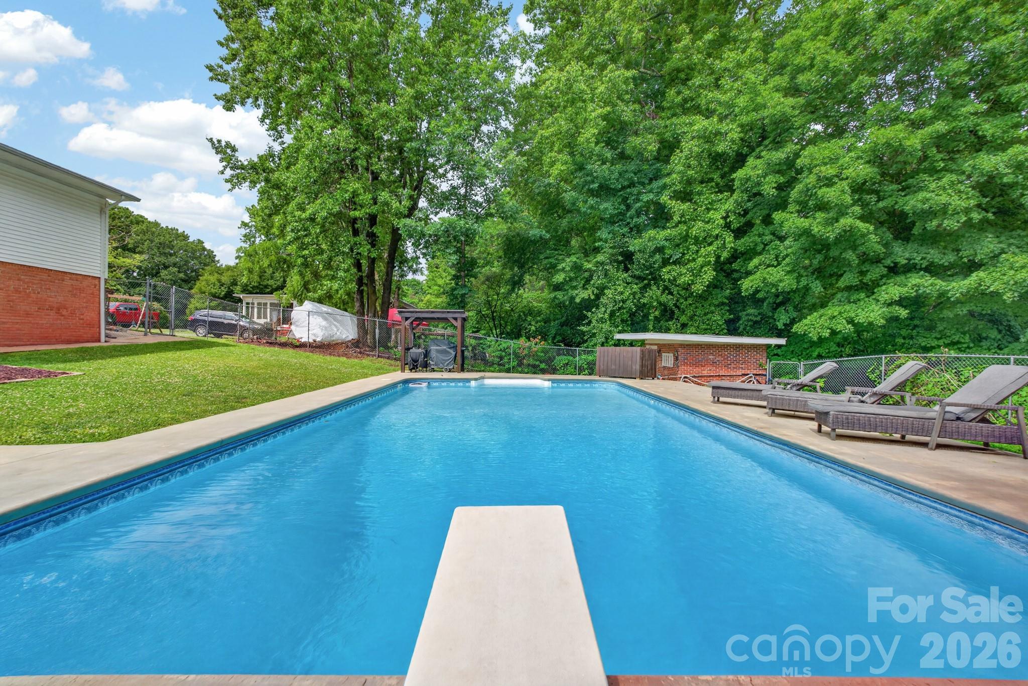 Houser Pines - Residential