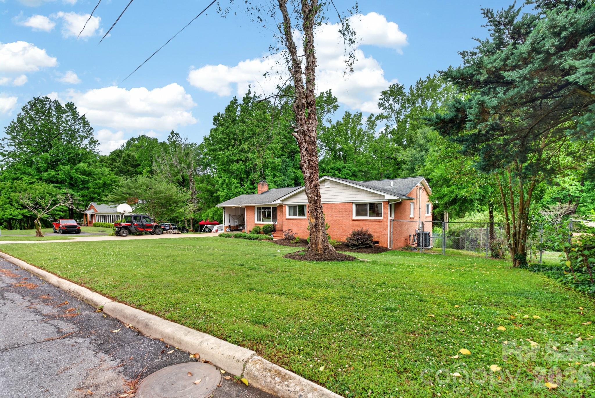 Houser Pines - Residential