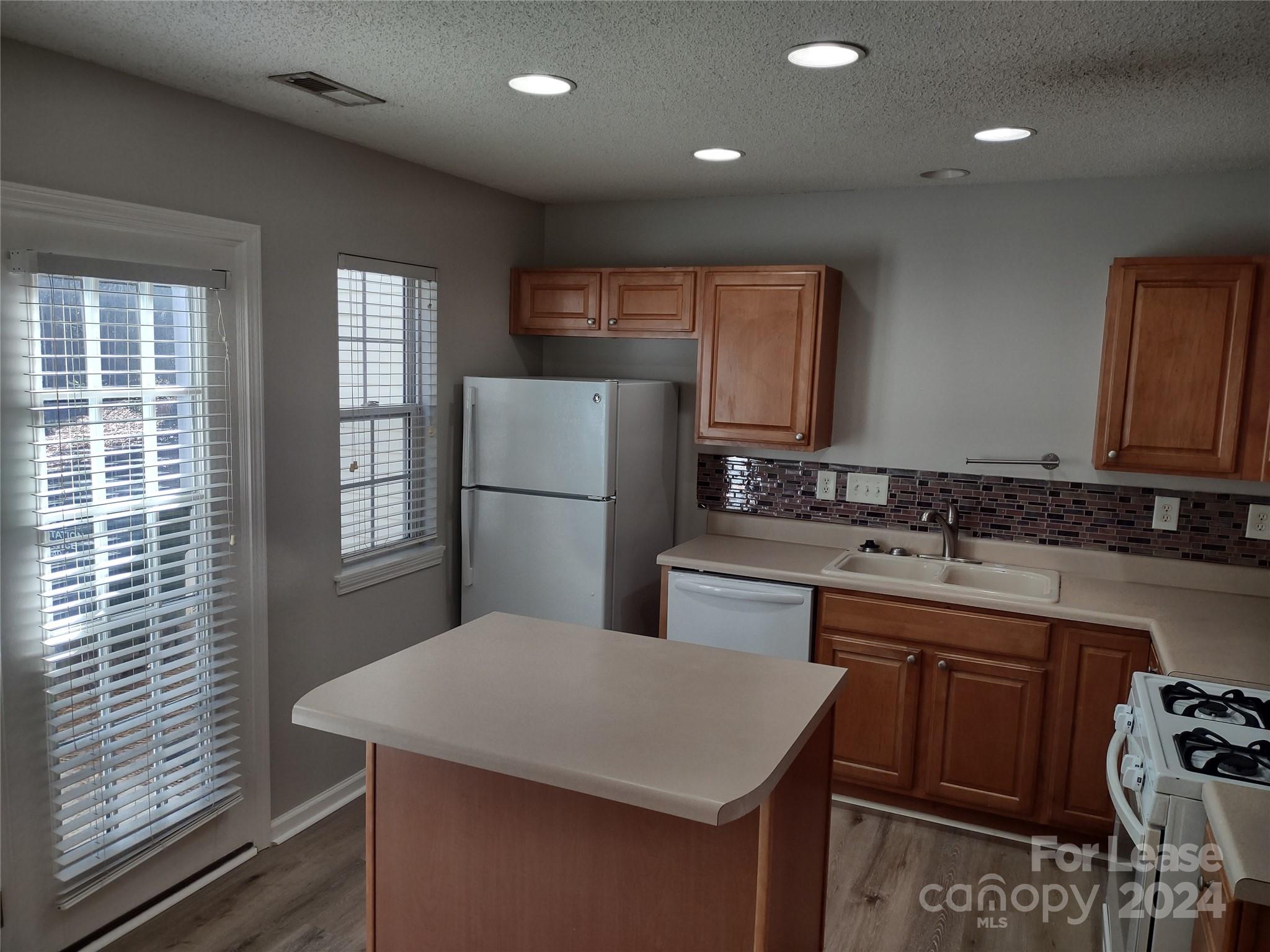Rozzelles Landing - Residential Lease