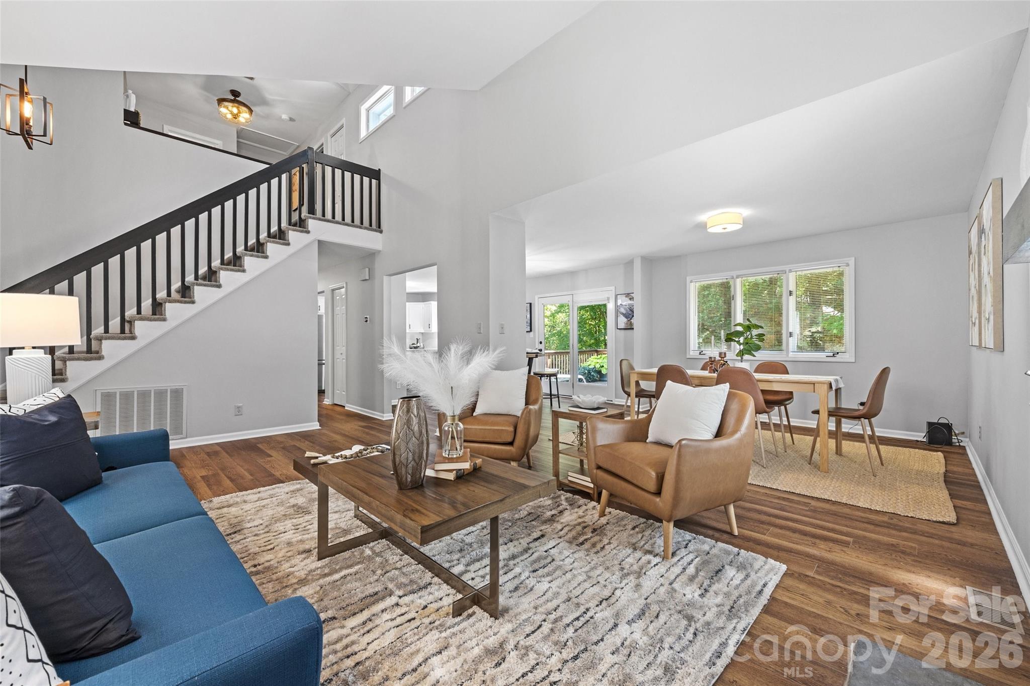 Tega cay - Residential