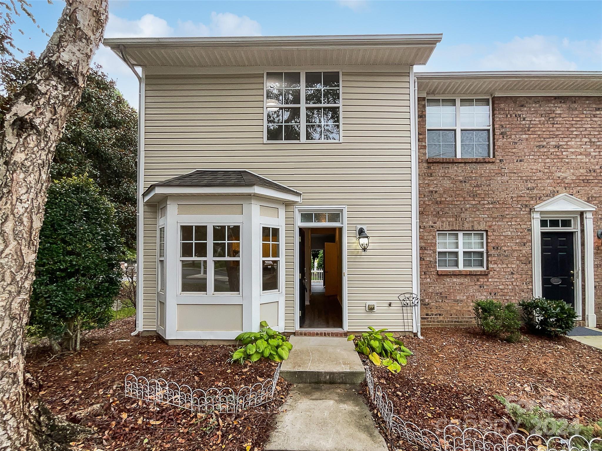 Savannah Townhomes - Residential
