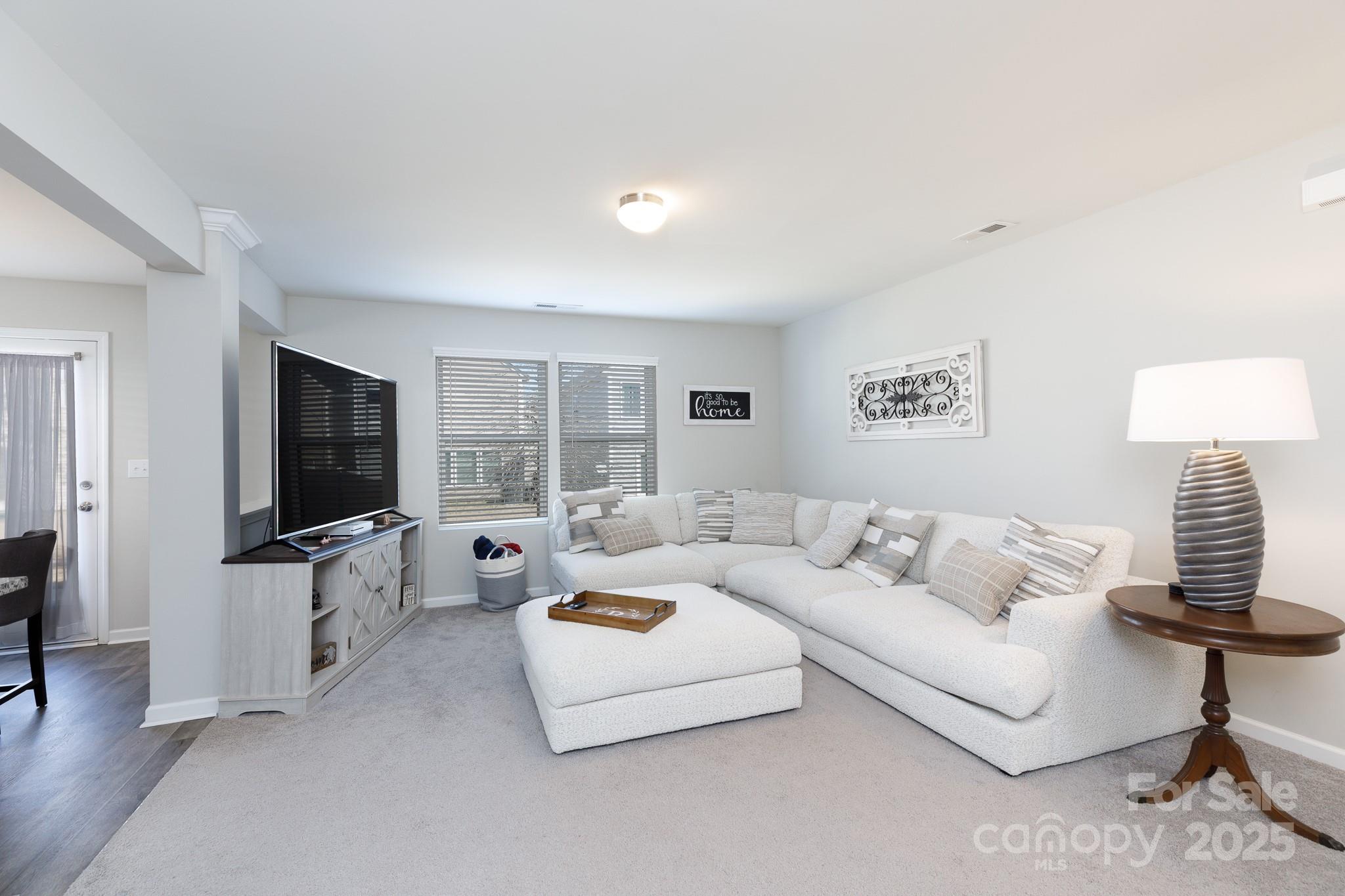 Newport Lakes - Residential