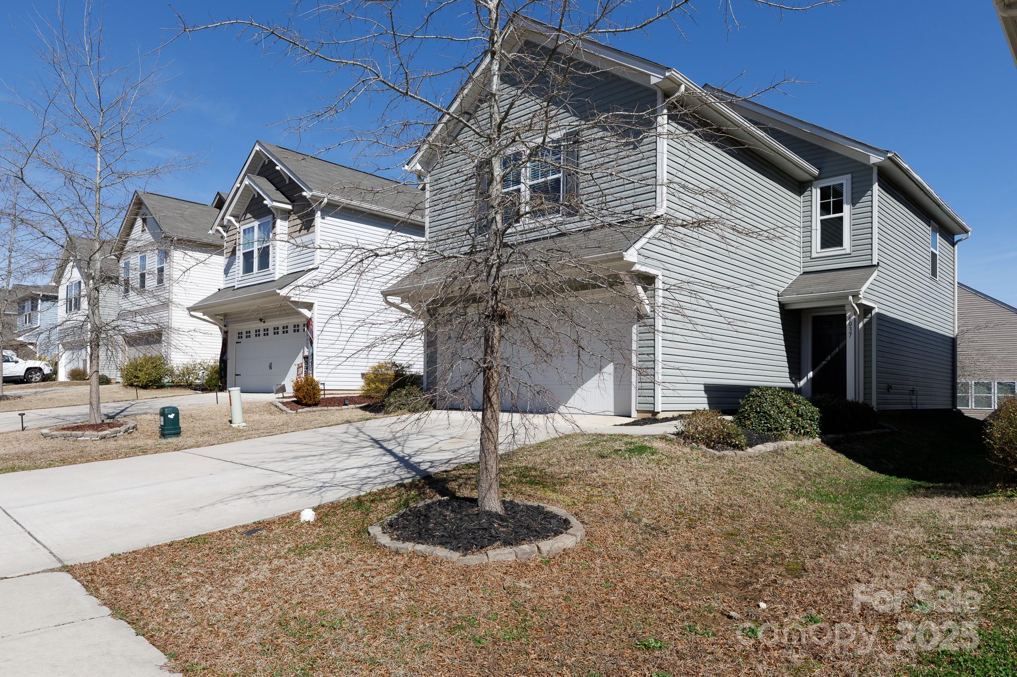 Newport Lakes - Residential