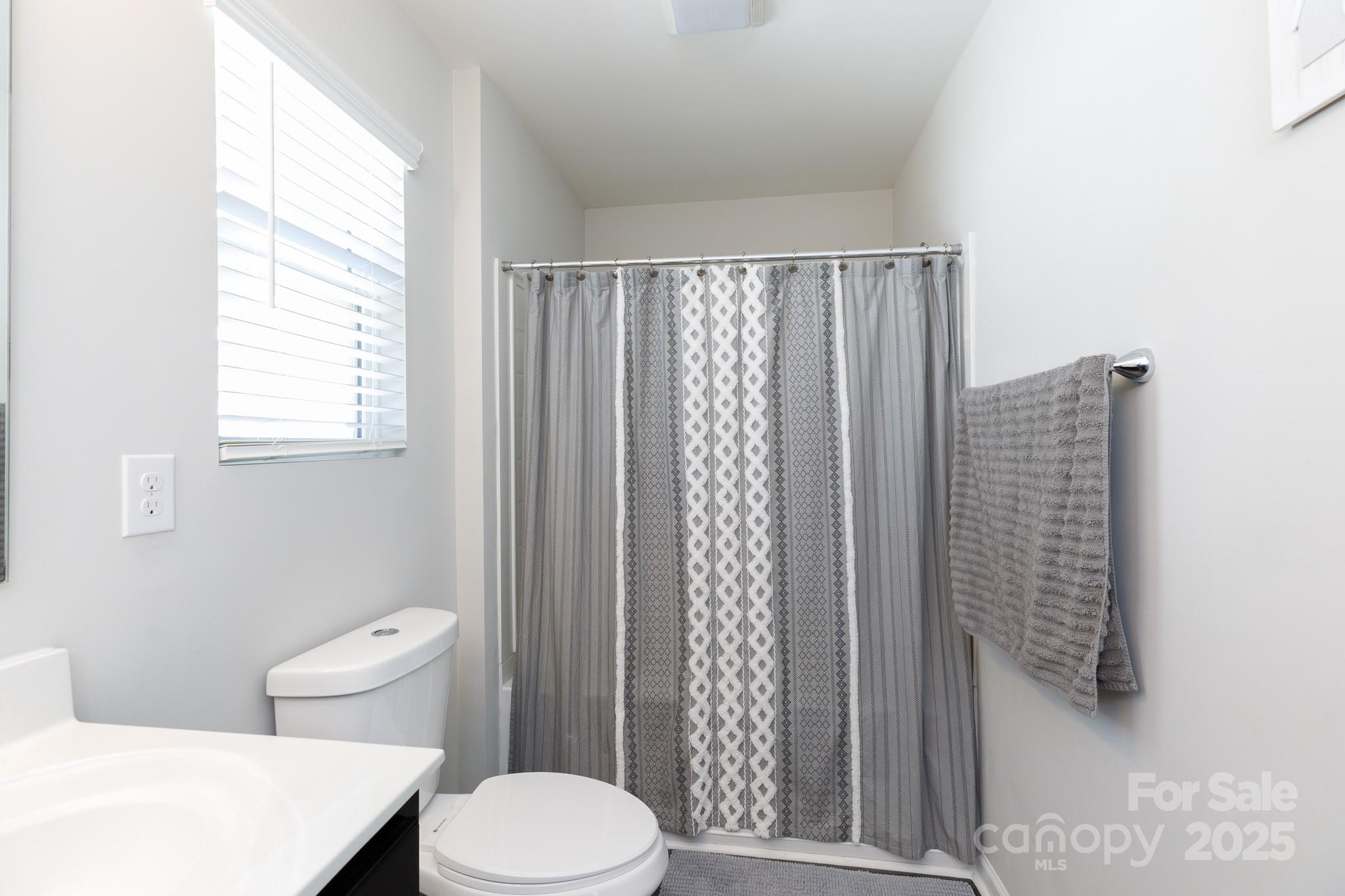 Newport Lakes - Residential