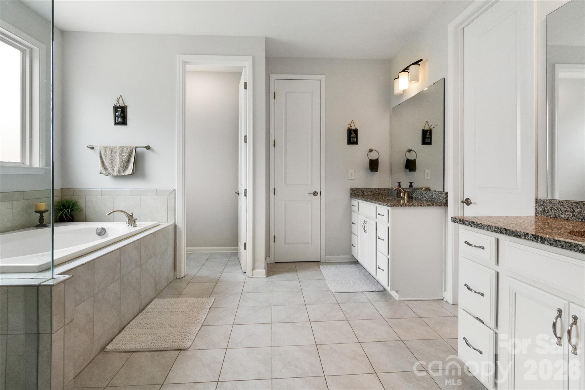 Holcomb Woods - Residential