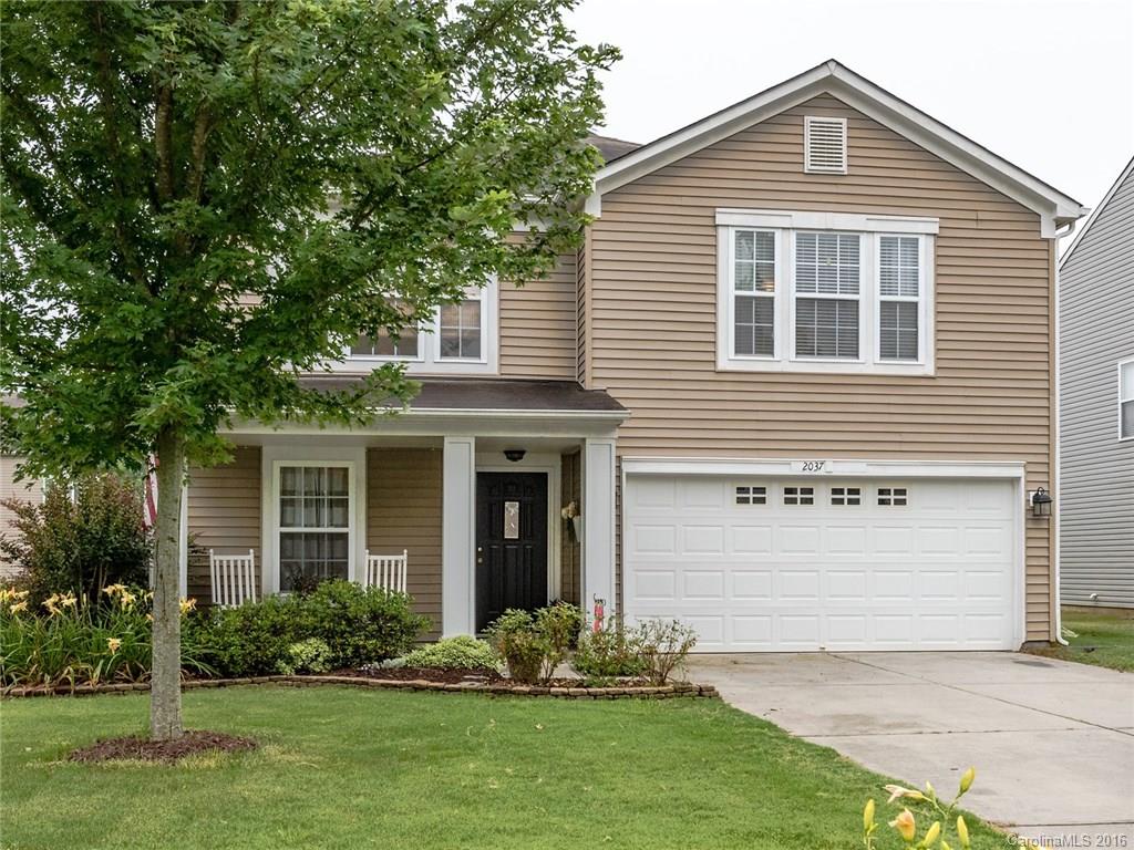 So much space in this home! Home features a large, open floor plan and something for everyone. 4 Bedrooms, 2.5 Bathrooms plus a large loft, mudroom and an additional room for office/den/crafts. Kitchen has a large eat-in breakfast area, upgraded cabinets, pantry and island. Fireplace in great room, formal dining room. Walk-in closets in every bedroom. 4 Piece Master Bathroom with Garden Tub. Close to schools and easy access to I-77. Home Warranty included with HWA.