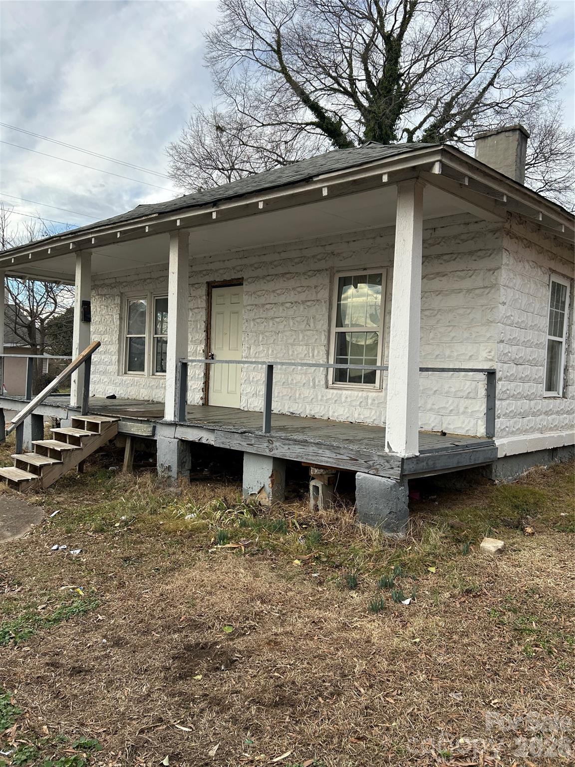 Investment home in city to be sold "AS Is Condition" House has been a rental home. Seller is a licensed real estate broker