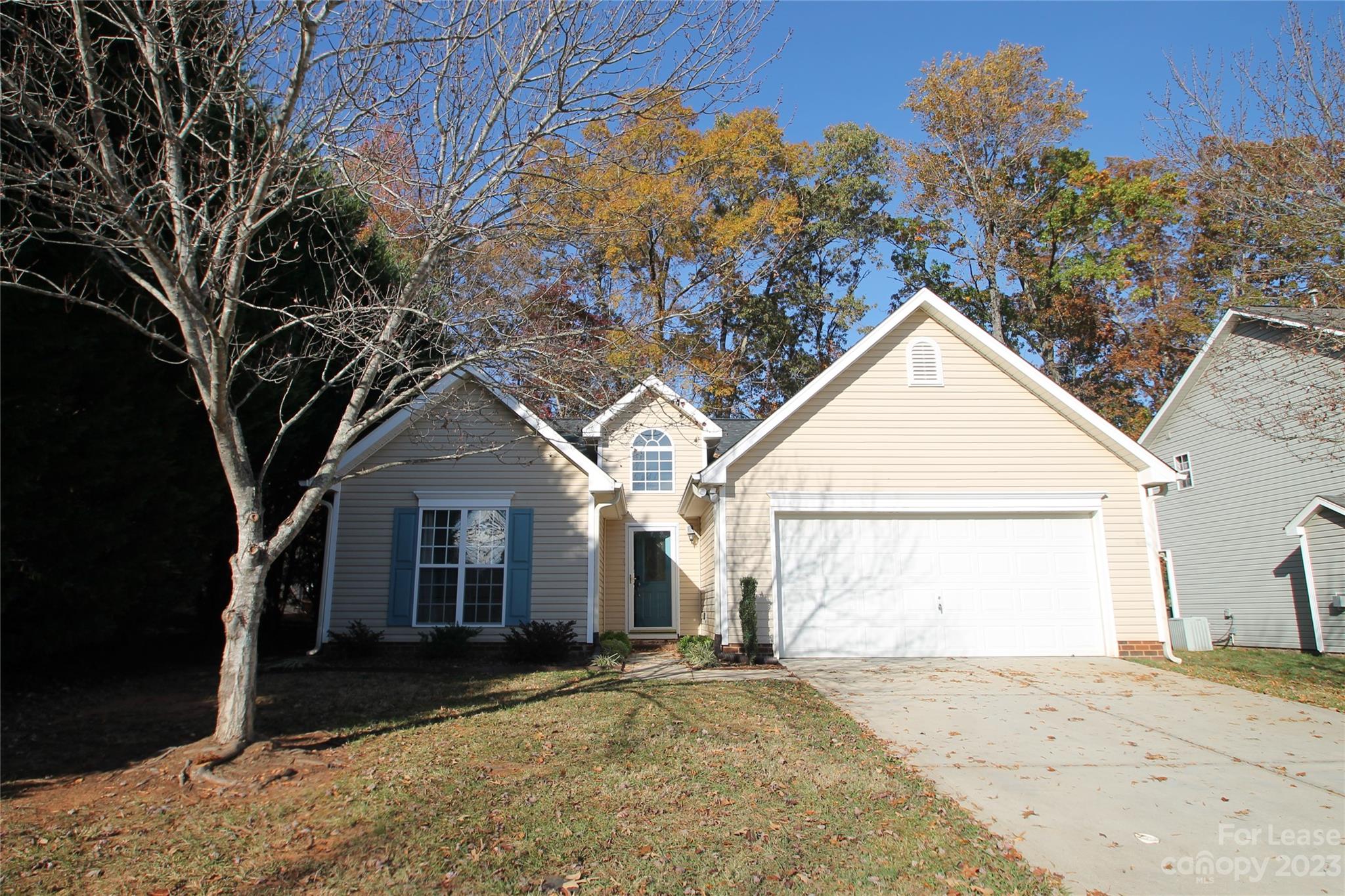 Very Cute Ranch Home Located in Rock Hill, SC 3 Bedrooms, 2 Bathrooms, Open Living Room with Vaulted Ceilings, Eat in Kitchen with Range, Refrigerator, Microwave & Dishwasher. Screened Porch on Back with Fenced in Back Yard. 2 Car Garage. Single Family Only.
No Smoking/No Vaping. Call Owner for All Pet Permission. Maximum Occupants 4. *$500 OFF With Lease Start Date As of February 15, 2024*
Home is currently occupied. Viewing appointments will only be scheduled with approved applicants. Approximate availability date is 1/25/2024. (This date is not guaranteed and subject to change.)