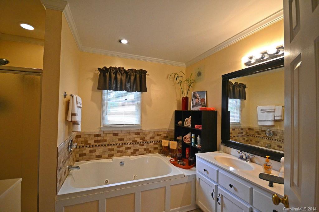 Jamestowne - Residential