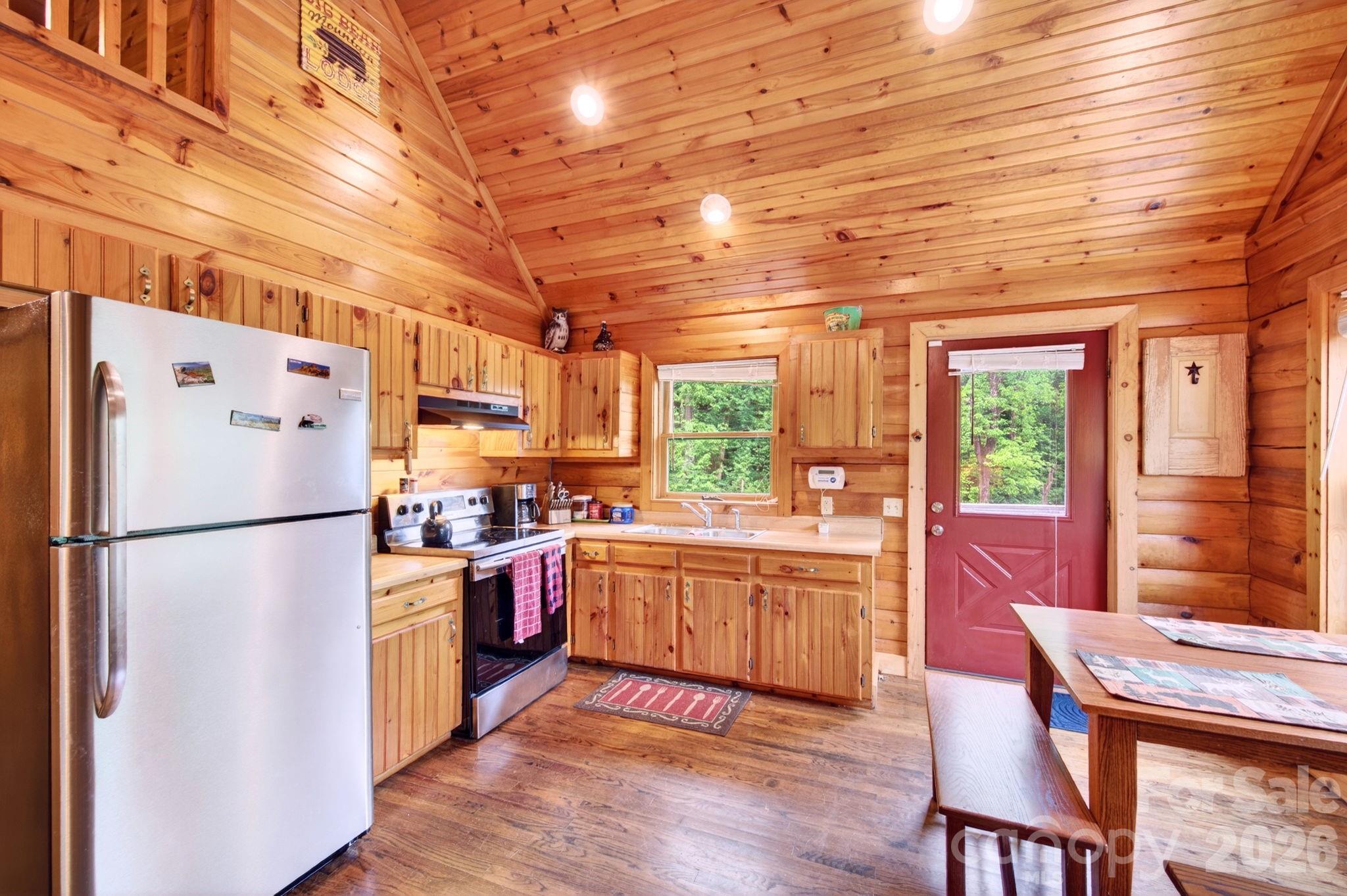 Pinnacle Mountain - Residential