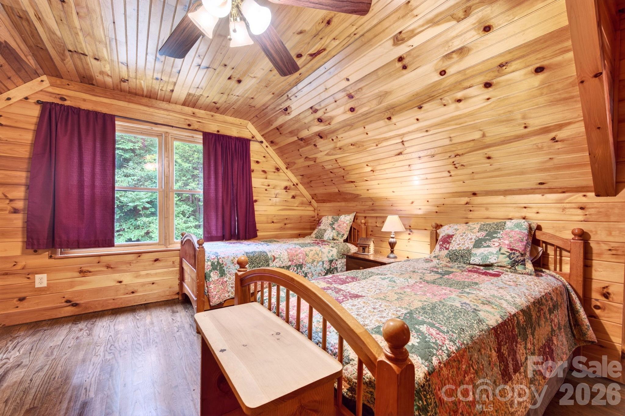 Pinnacle Mountain - Residential