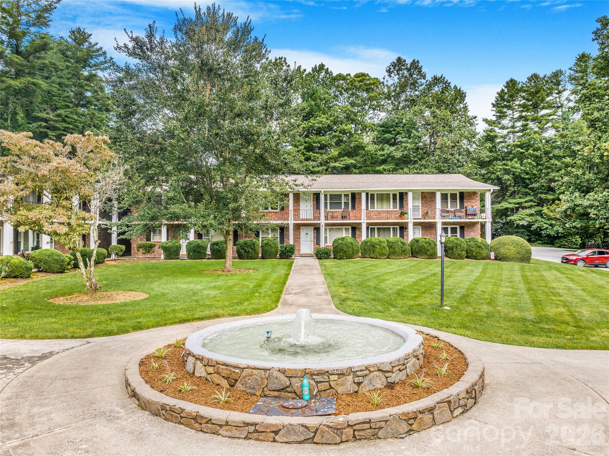Flat Rock Manor - Residential
