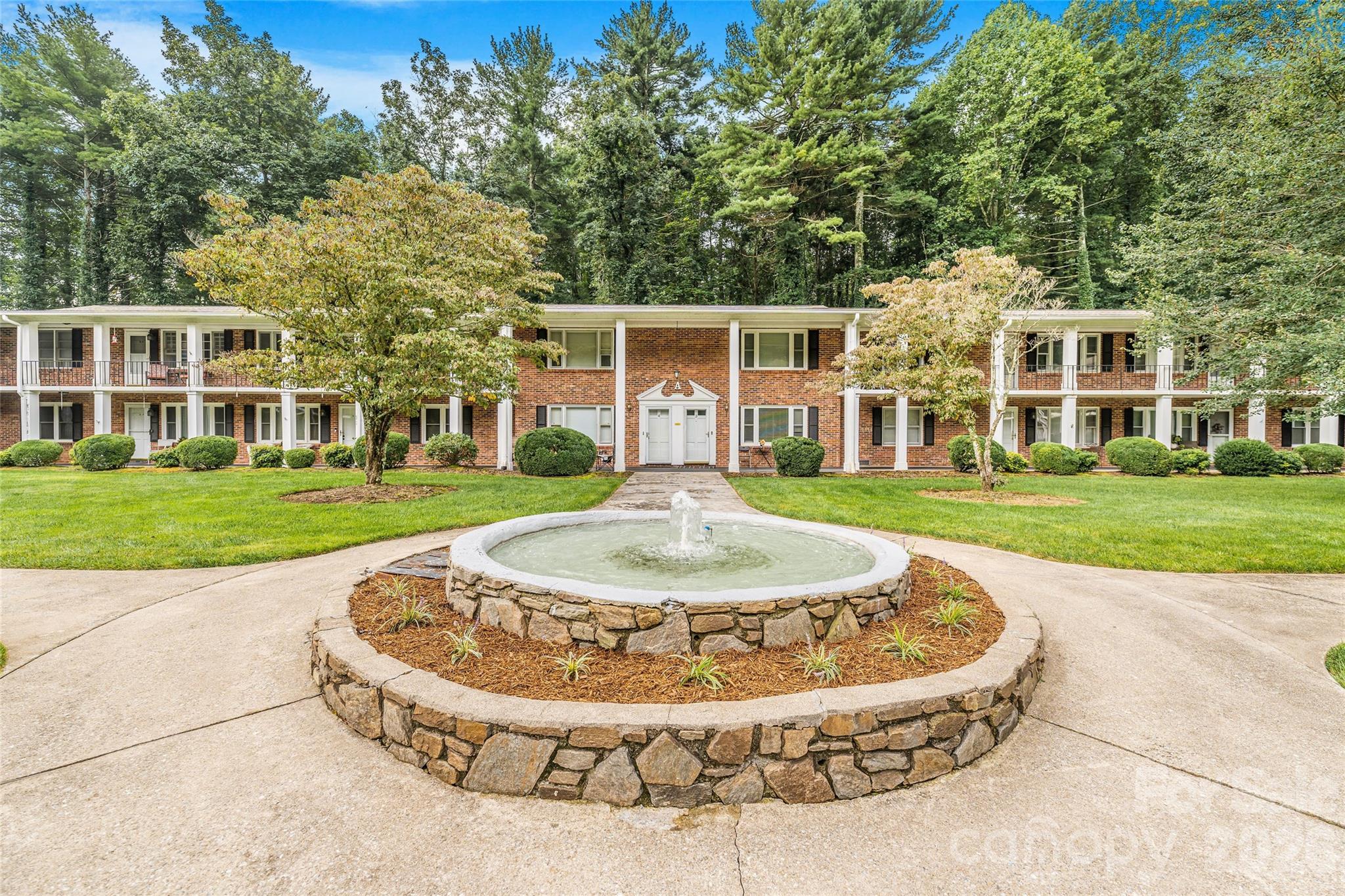 Flat Rock Manor - Residential