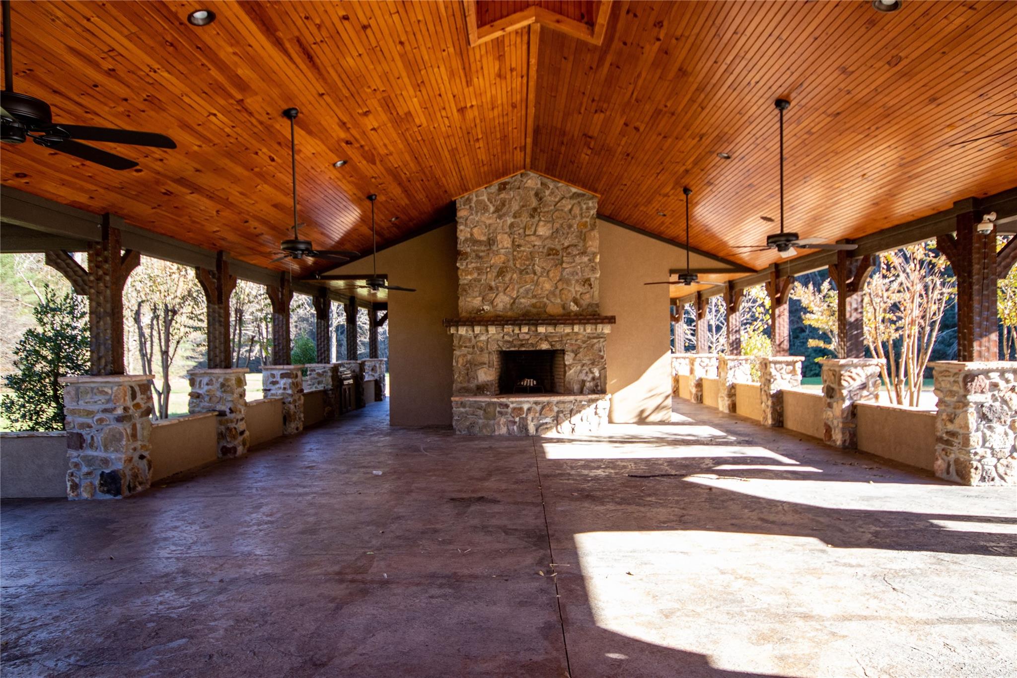 Timber Rock - Land