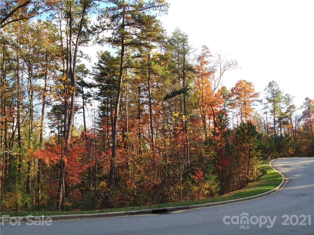 Straus Park - Land