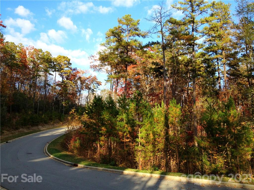 Straus Park - Land