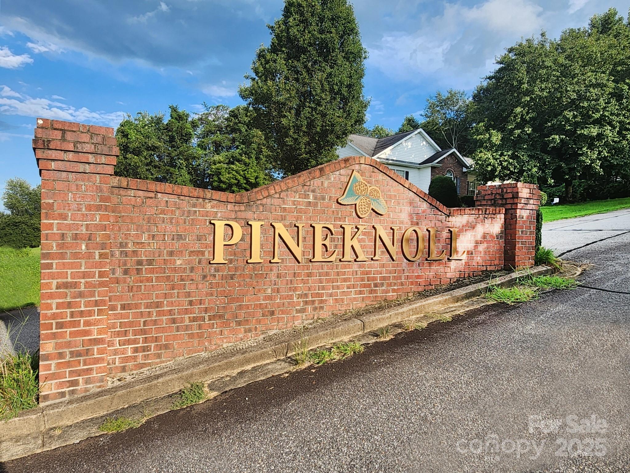 Pineknoll - Land