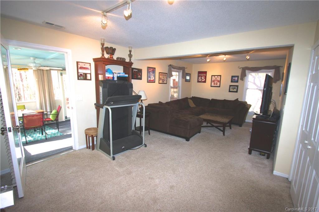 Tega Cay - Residential