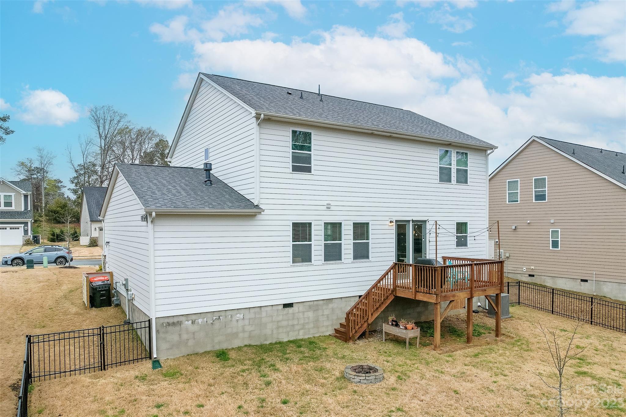 Lake Crest - Residential