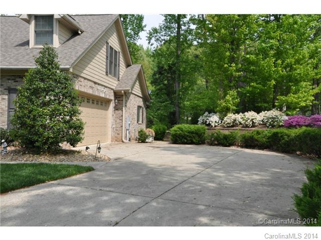 RIVER HILLS - Residential