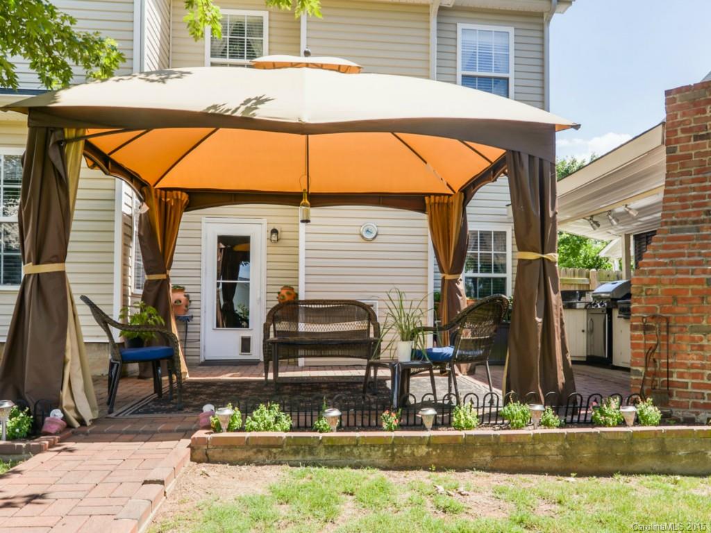 Sandy Pointe - Residential
