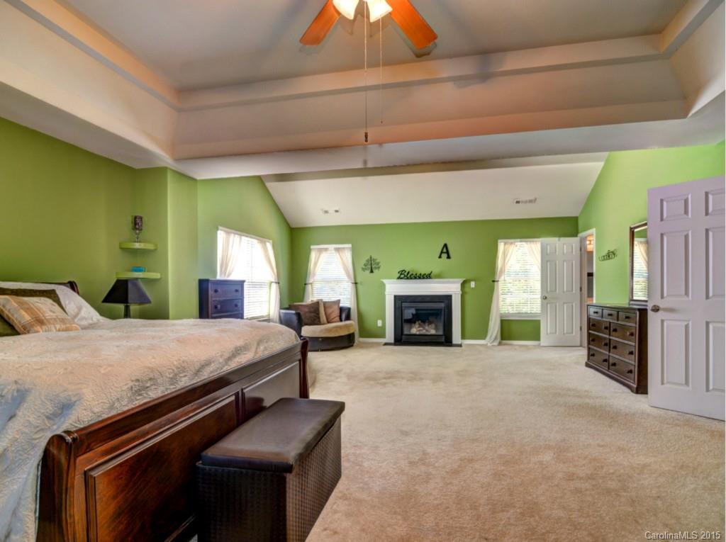 Sandy Pointe - Residential