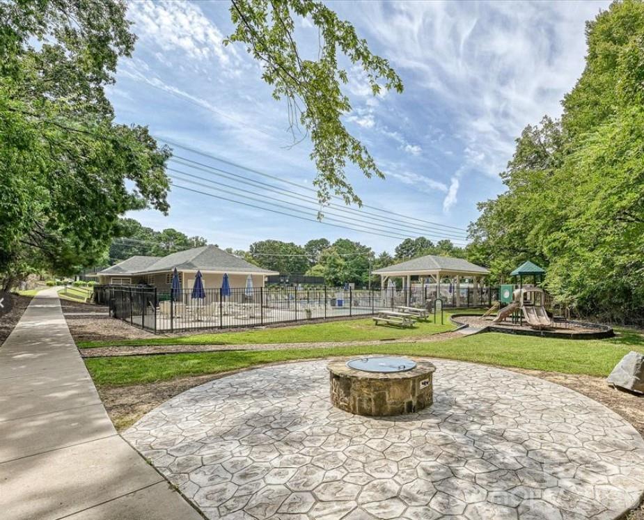 Laurelwood - Residential