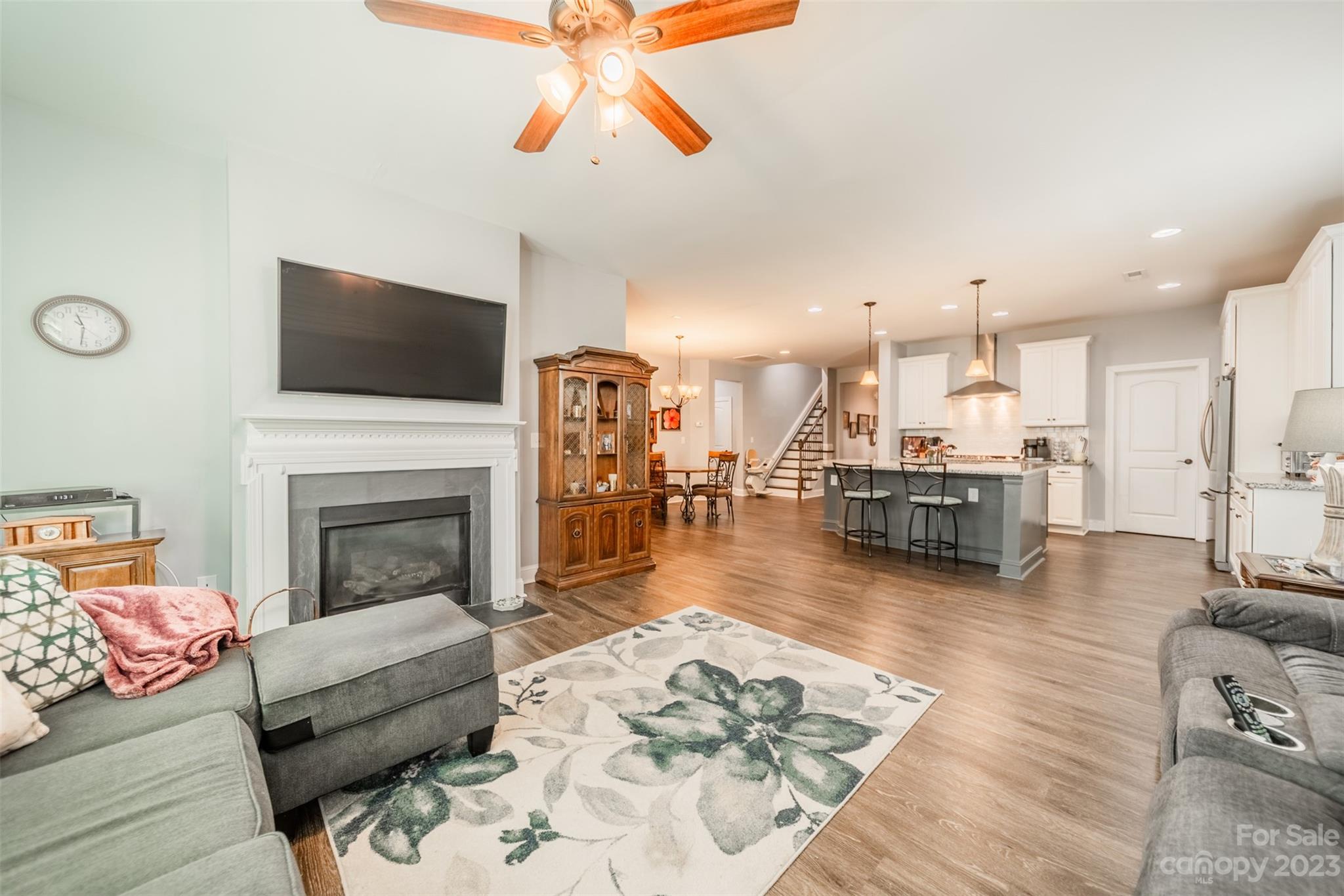 Johnson Manor - Residential