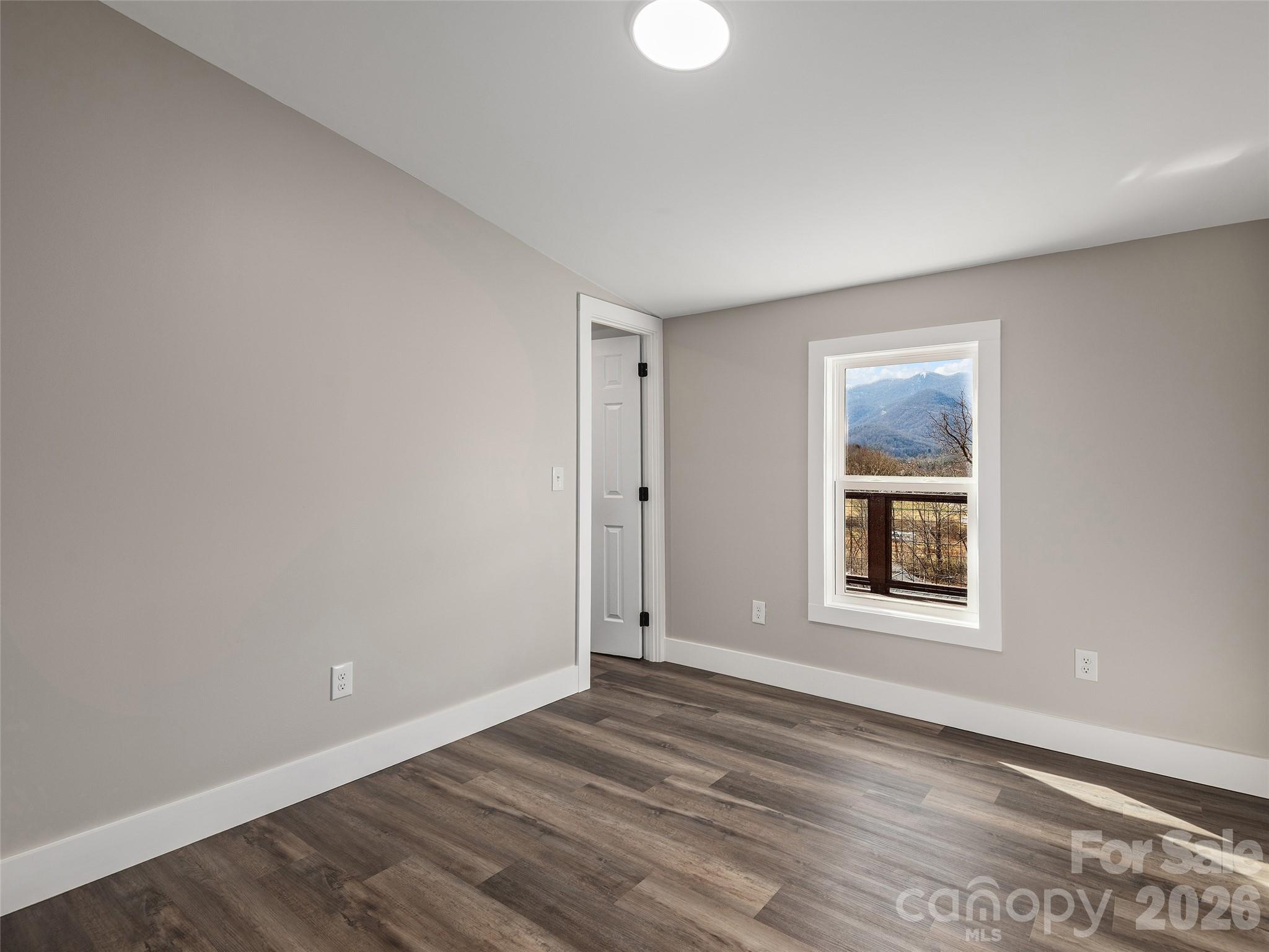 Locust Knoll - Residential