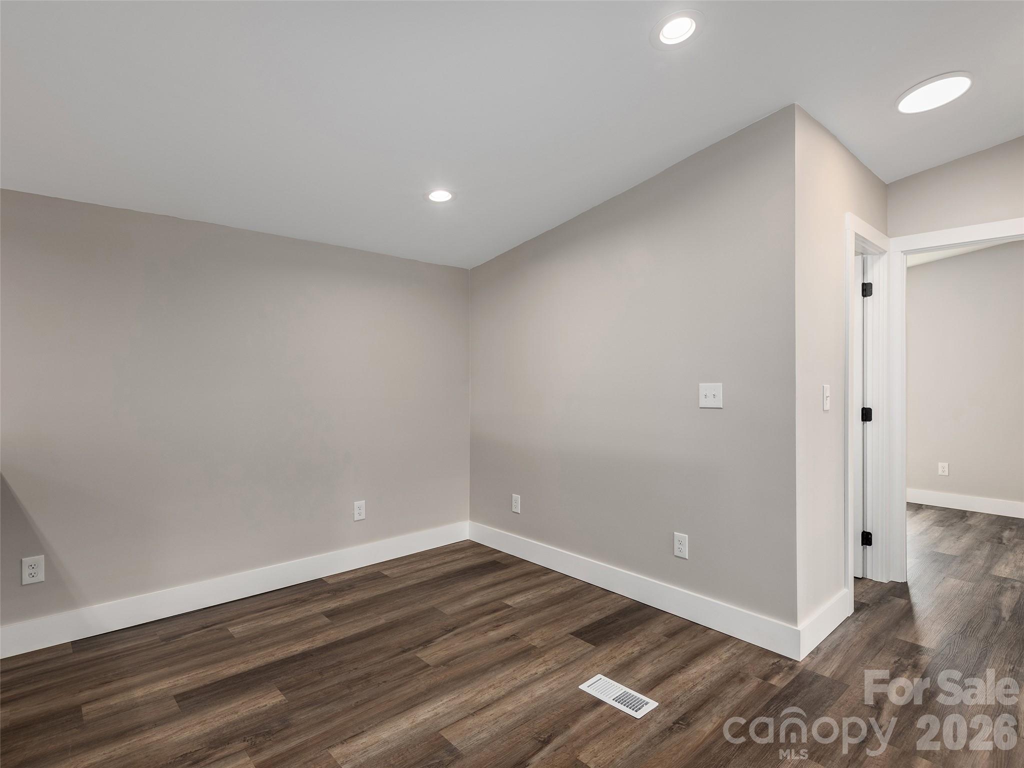 Locust Knoll - Residential